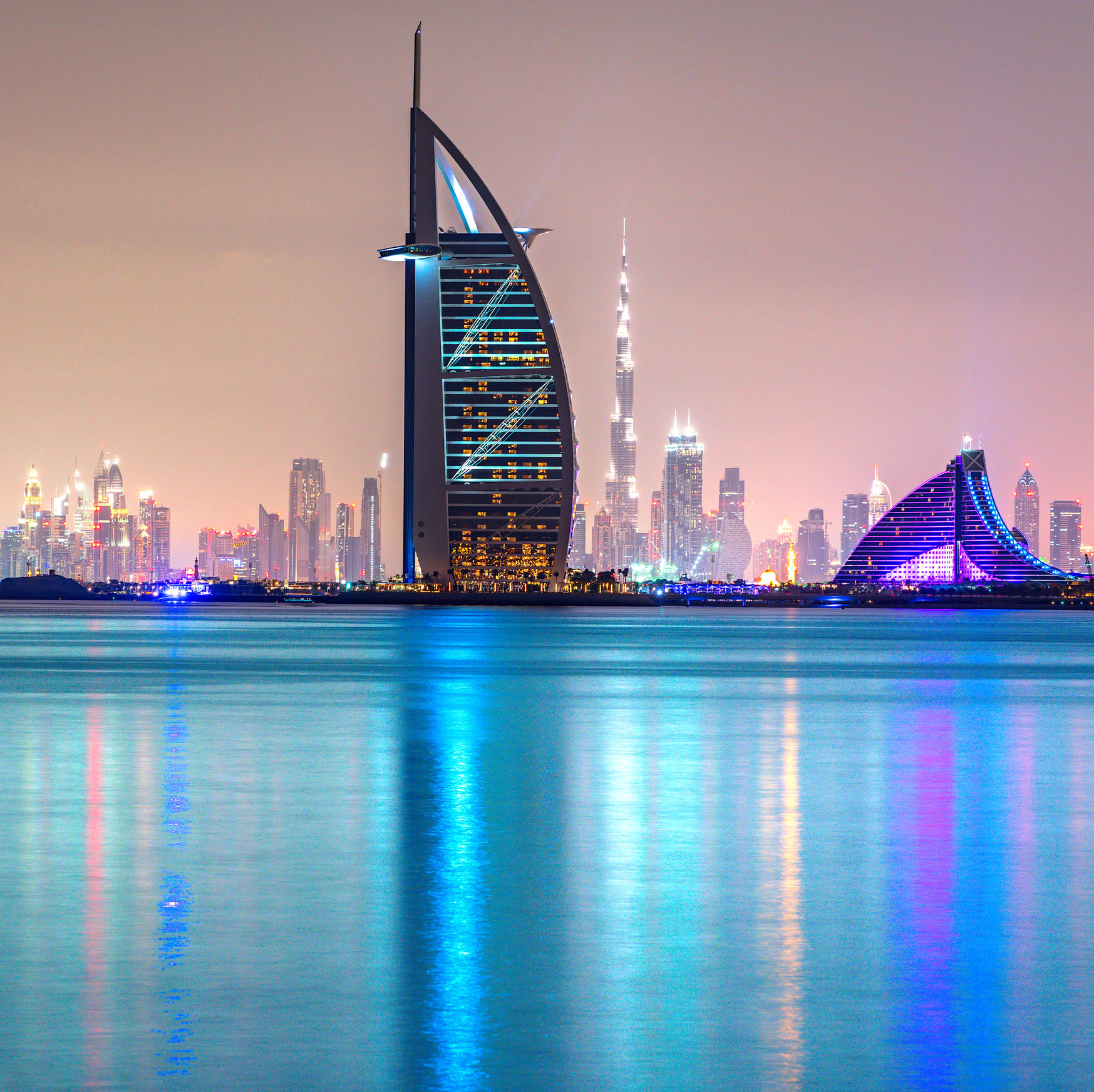 Картина Дубай. Дубай фотообои для телефона. Aloft Palm Jumeirah 4 Дубай. West Beach Dubai вечером. Uae company